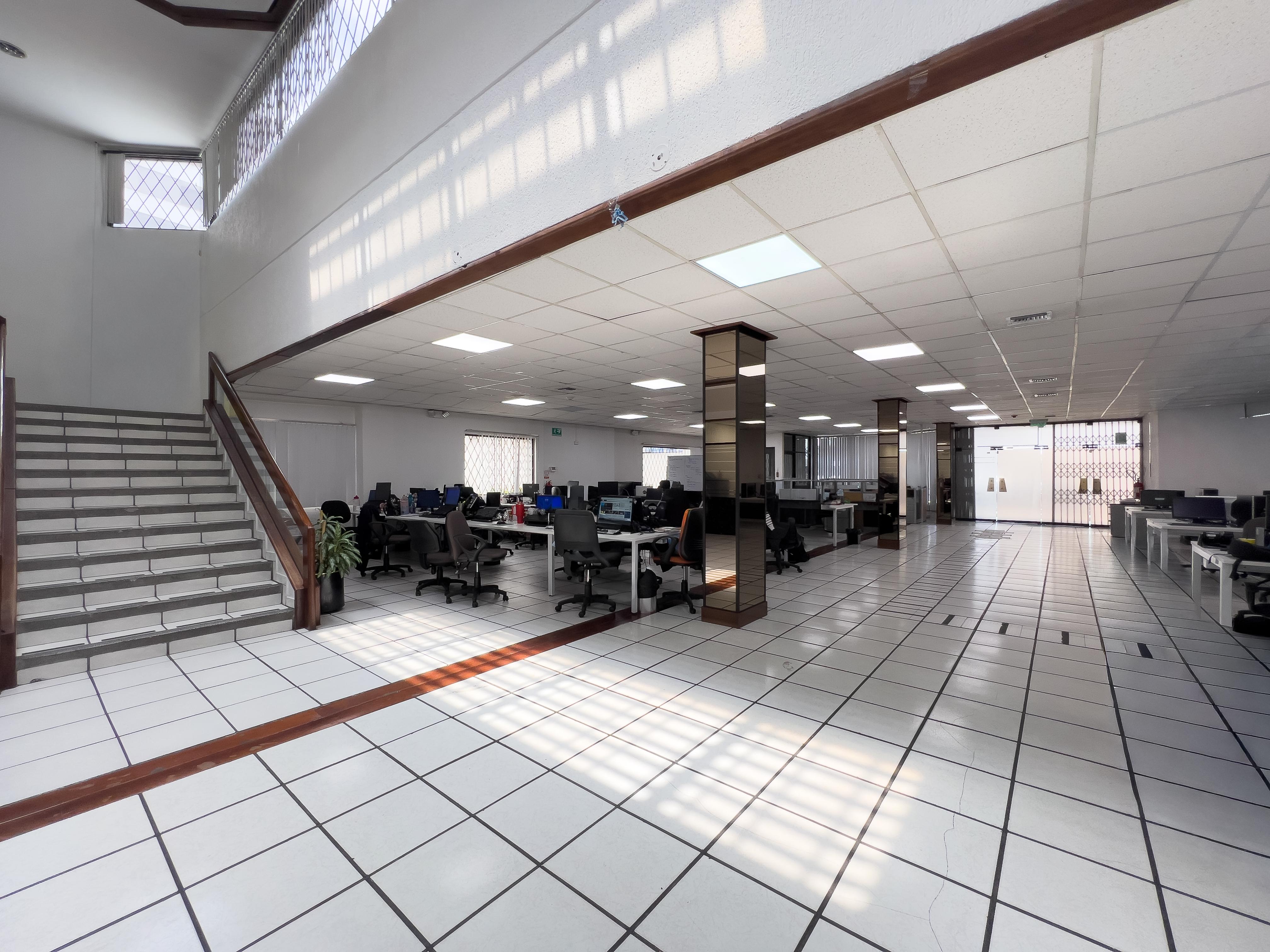 Oficina en venta en Av. 10 de Agosto N37-99 y Barón de Carondelet, Quito