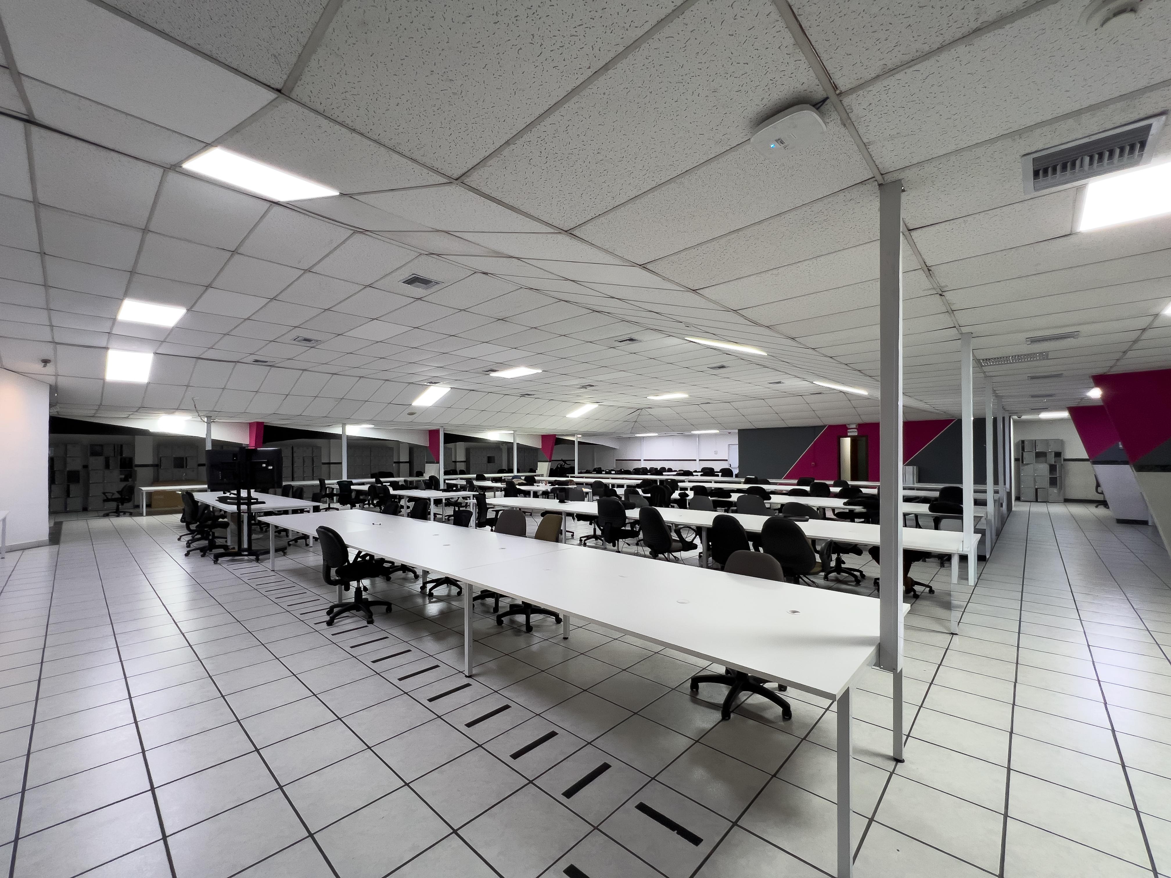 Oficina en venta en Av. 10 de Agosto N37-99 y Barón de Carondelet, Quito