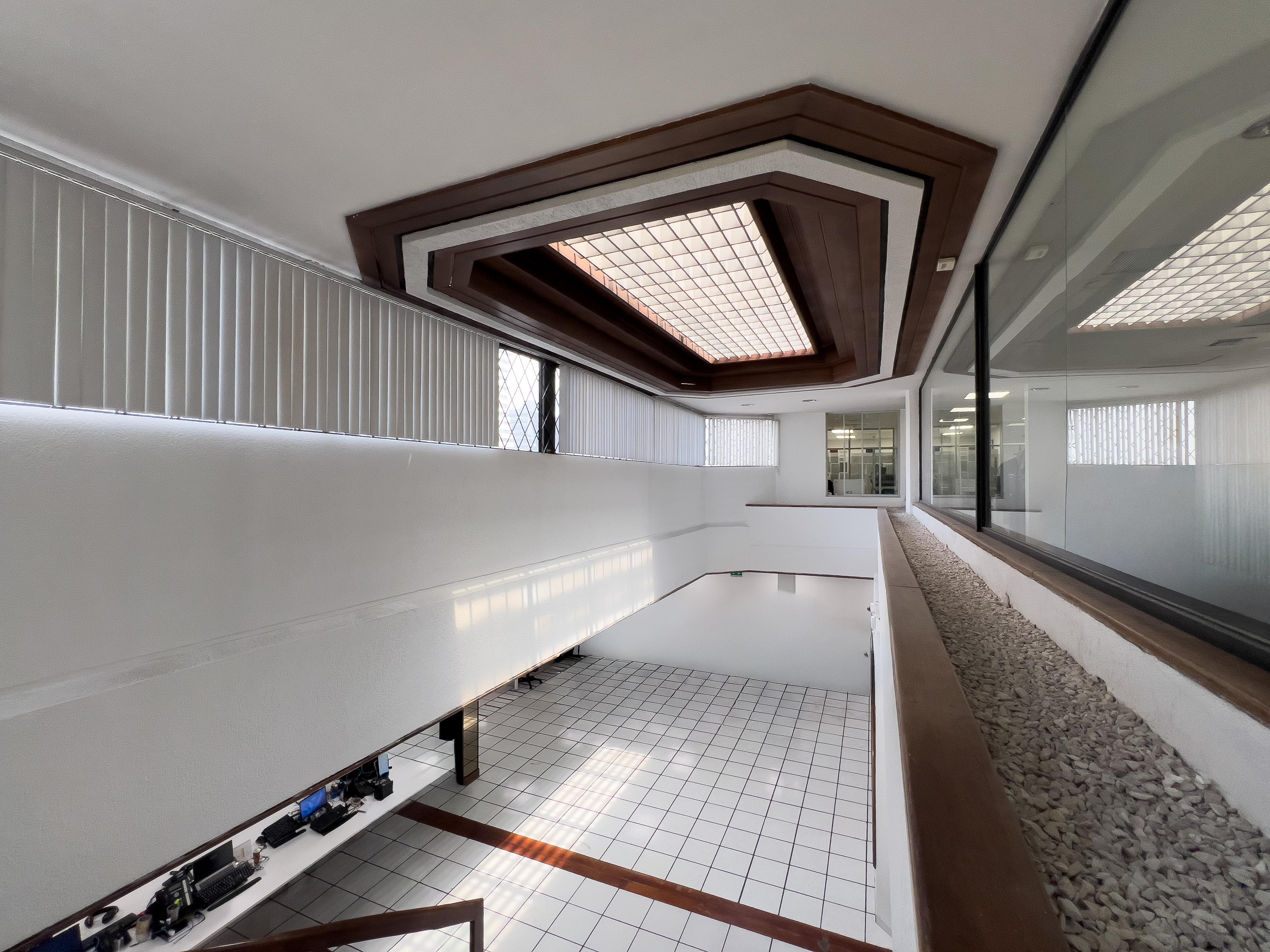 Oficina en venta en Av. 10 de Agosto N37-99 y Barón de Carondelet, Quito