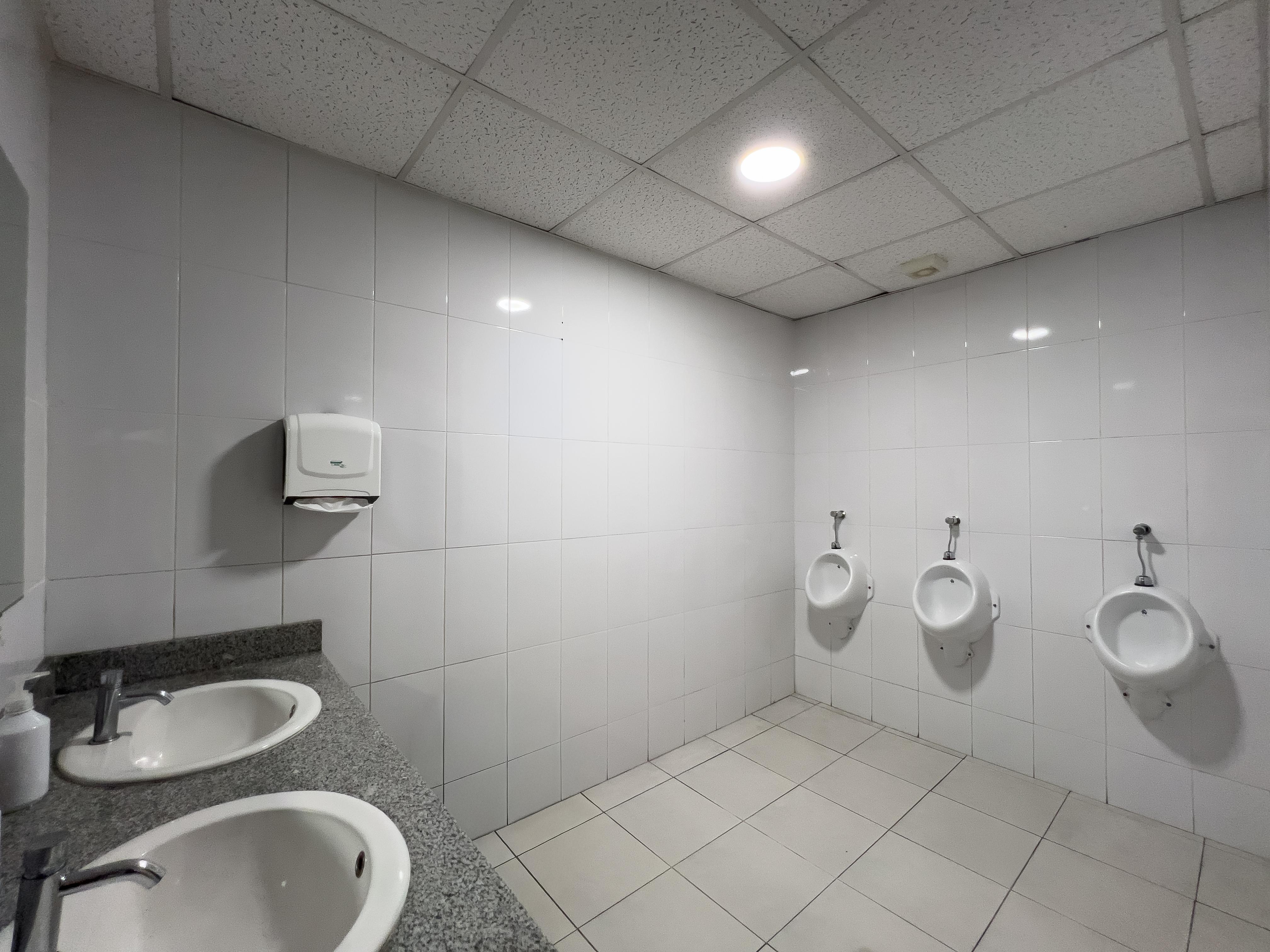 Oficina en venta en Av. 10 de Agosto N37-99 y Barón de Carondelet, Quito