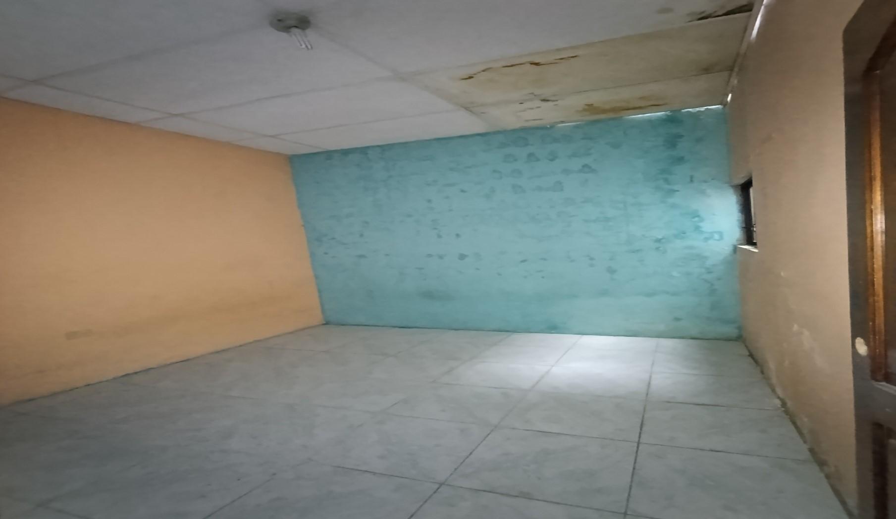 Casa de dos pisos en venta en Quevedo