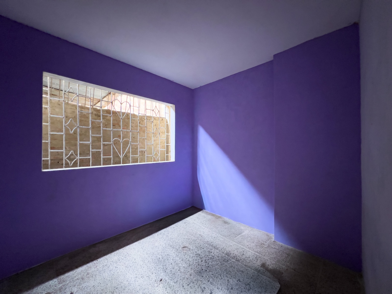 Oportunidad Residencial en Montecristi: Vivienda Bifamiliar con Potencial de Desarrollo