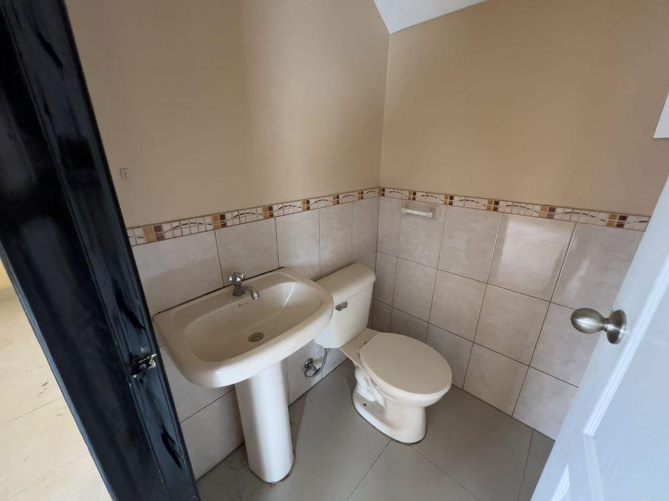 Casa en Venta – Conjunto Habitacional Residenzza, Portoviejo, Manabí