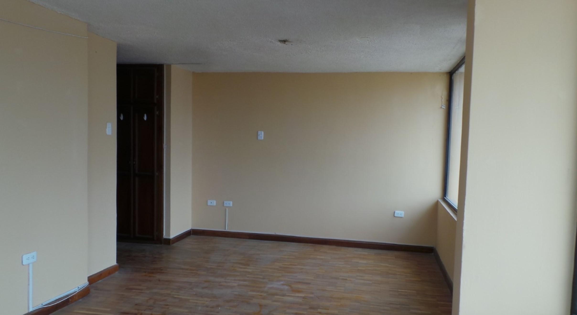 Casa de 3 plantas en el Condado