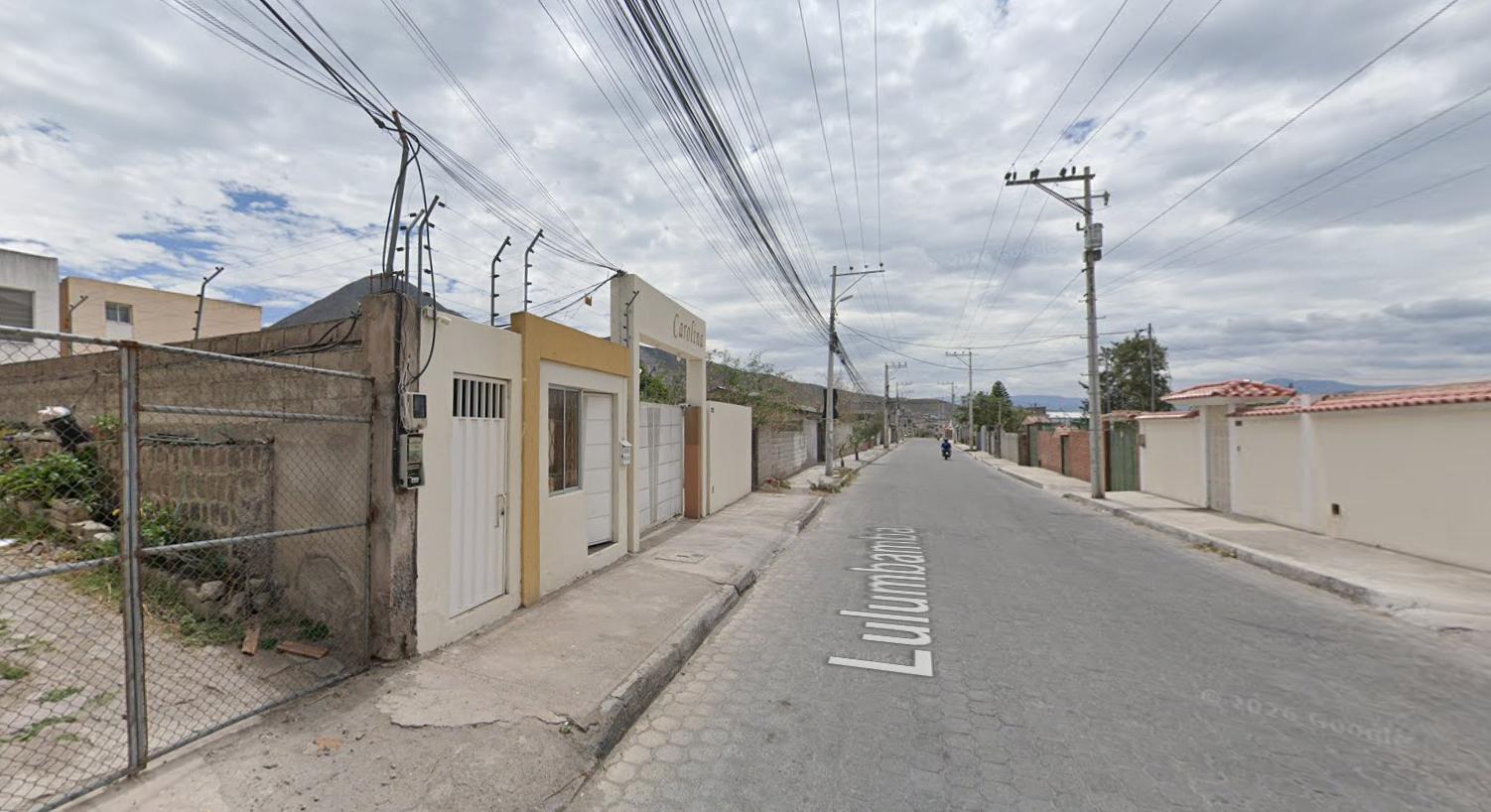 Casa aplica a crédito VIP, en Lulumbamba, San Antonio de Pichincha