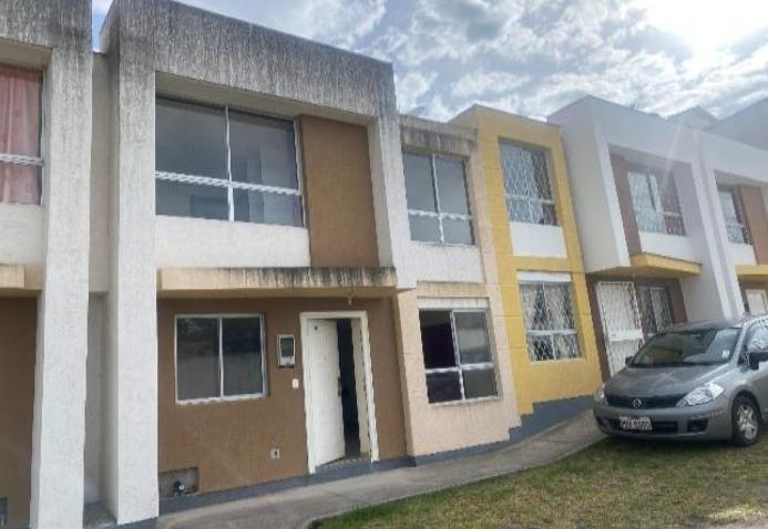 Casa aplica a crédito VIP, en Lulumbamba, San Antonio de Pichincha