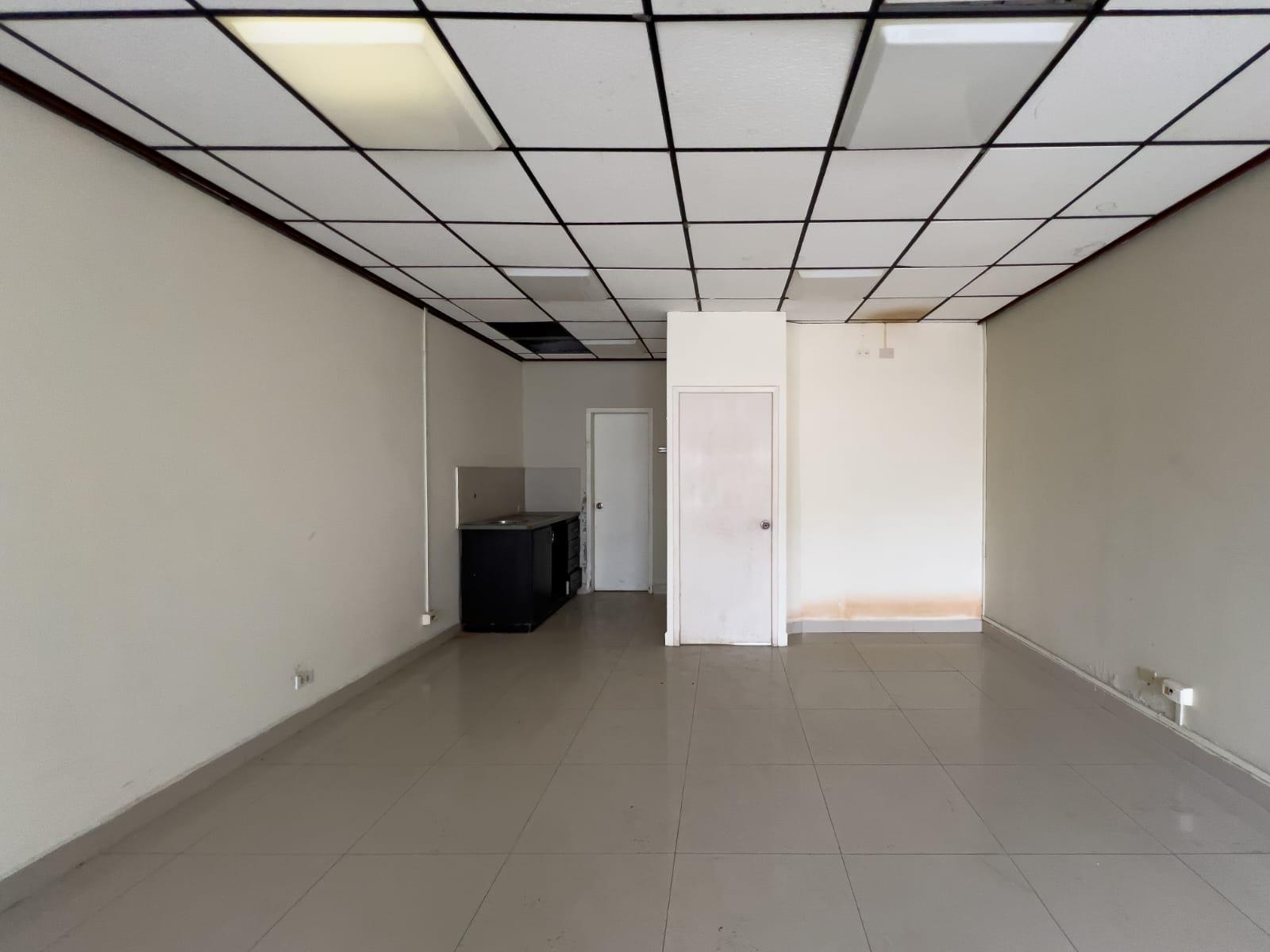 4 Oficinas en Manta, Edificio Banco Pichincha, Calle 11