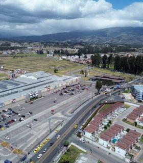 Terreno en venta en Urb. Business Center, Riobamba