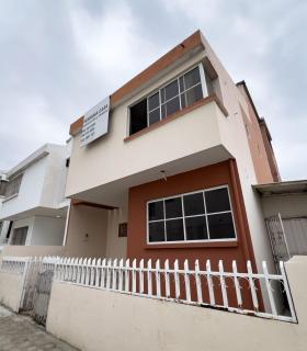 Casa en Venta, Conjunto Acacias II, Cdla Colinas de Rocafuerte, Manta