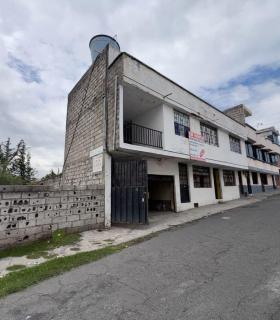 Vivienda multifamiliar en Latacunga