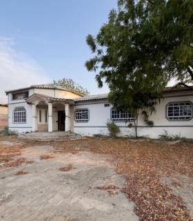 Casa con Altillo en Terreno Esquinero en venta – Jaramijó, Manabí