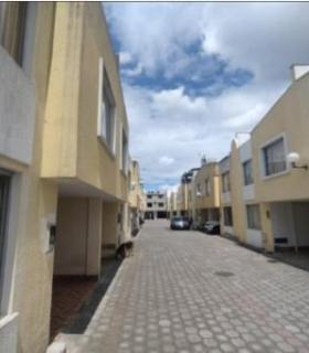 Vivienda Unifamiliar De 3 Pisos, En Venta, En San José De Morán