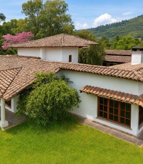 Casa / Villa Familiar en Lumbisí