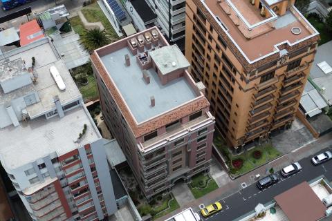Departamento con balcón y terraza privada en La República del Salvador