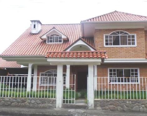 Casa de 3 Niveles en Urbanización Privada – Espacio, Seguridad y Confort en Cuenca