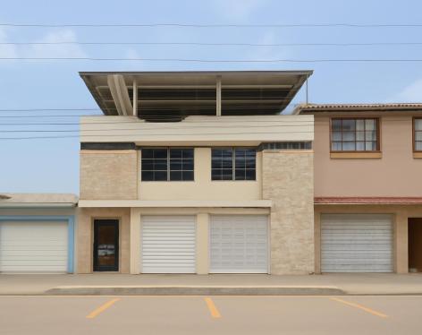 Casa multifamiliar con local comercial en  Machala