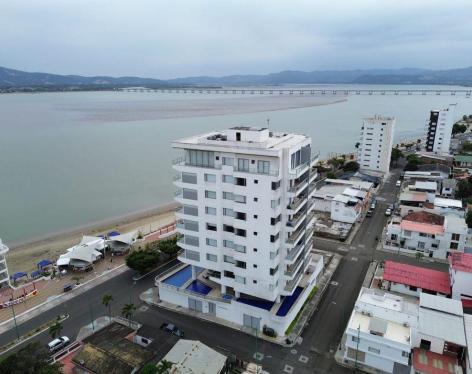 Penthouse de lujo con vista al mar
