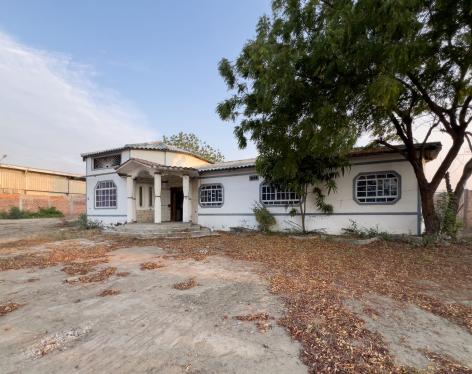Casa con Altillo en Terreno Esquinero en venta – Jaramijó, Manabí