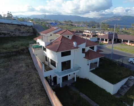 Csa en Venta, sector Chibuleo San Alfonso, Parroquia Juan Benigno Vela, Ambato, Tungurahua.