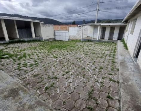 Casa en  Sector Tes Tolas, parroquia El Ángel , cantón Espejo Carchi - Espejo 499,59 m²