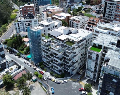 Departamento con balcón en la González Suárez