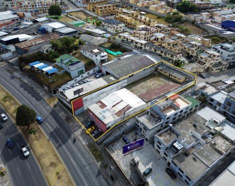Local comercial / Galpón sector El Condado sobre Avenida Occidental