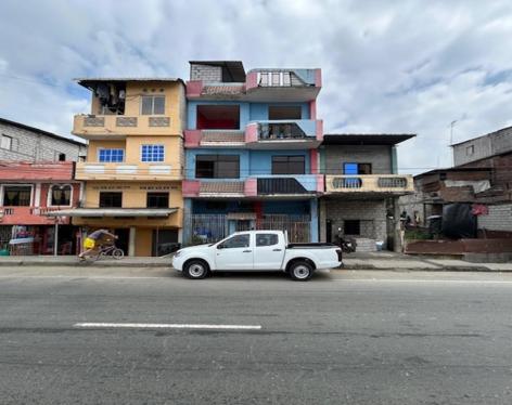 Casa Multifamiliar en Lomas de Sargentillo