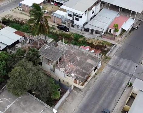 Terreno con casa en venta en Manta, Lotización el Porvenir, Calle J-3 Y J-8 Esquina