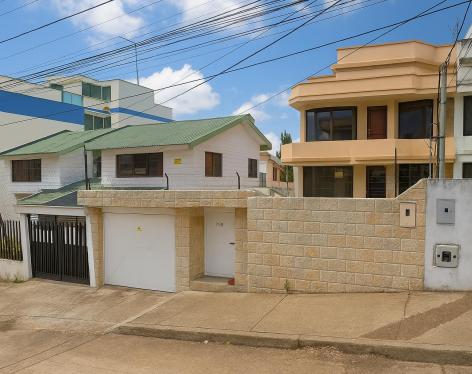 Casa de 3 plantas en el Condado