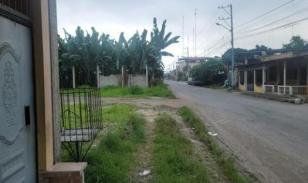 Predio rústico ubicado frente a la calle Velasco Ibarra