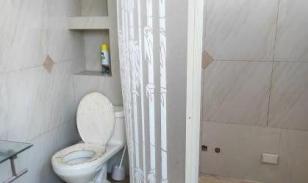 Casa multifamiliar con local comercial en  Machala