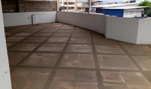 Casa multifamiliar con local comercial en  Machala