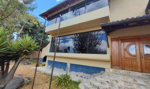 Amplia Casa De Venta En Urb. La Colina, Sangolqui