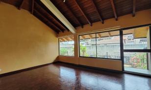 Amplia Casa De Venta En Urb. La Colina, Sangolqui