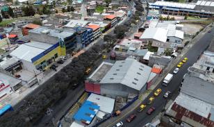 Local comercial con galpón
