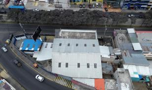 Local comercial con galpón