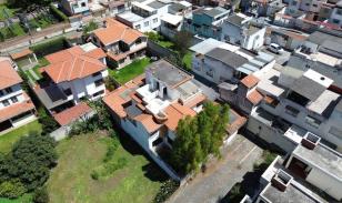 Vivienda 3 pisos en El Retorno a 100m de la Uni. Ed. Madre Teresa, Caranqui