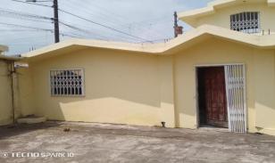 Casa Con Locales Comerciales, En La Independencia Quinindé