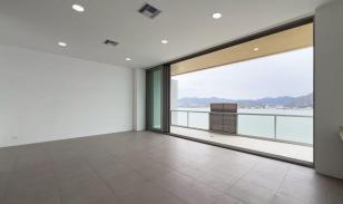 Penthouse de lujo con vista al mar