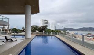 Penthouse de lujo con vista al mar