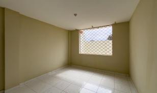 Vivienda de una casa y piscina en venta en Manta