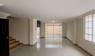 Casa en Venta en la Armenia, Conocoto