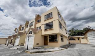 Casa en Venta en la Armenia, Conocoto
