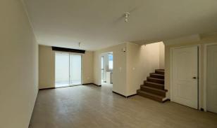 Vivienda de 2 Plantas en Av. El Retorno