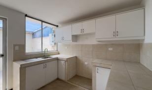 Vivienda de 2 Plantas en Av. El Retorno