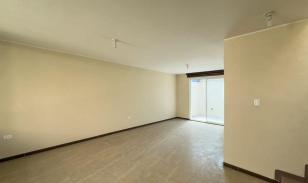 Vivienda de 2 Plantas en Av. El Retorno