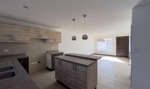 Casa En Venta, Aplica Crédito Vip 4.87%, Sector Huertos Familiares Azaya, Ibarra