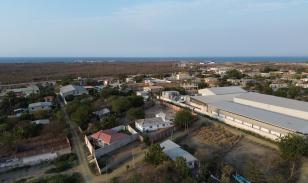 Casa con Altillo en Terreno Esquinero en venta – Jaramijó, Manabí