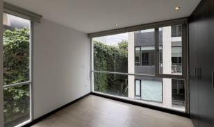 Departamento con balcón en la González Suárez