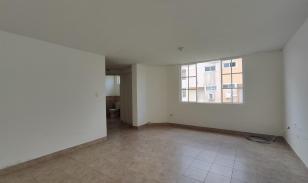 Casa en venta dentro de Conjunto Habitacional 